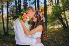 Wedding shot of bride and groom in parks